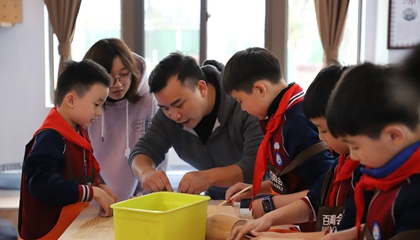 學(xué)習(xí)：以陶藝賦能新時(shí)代勞動(dòng)教育。